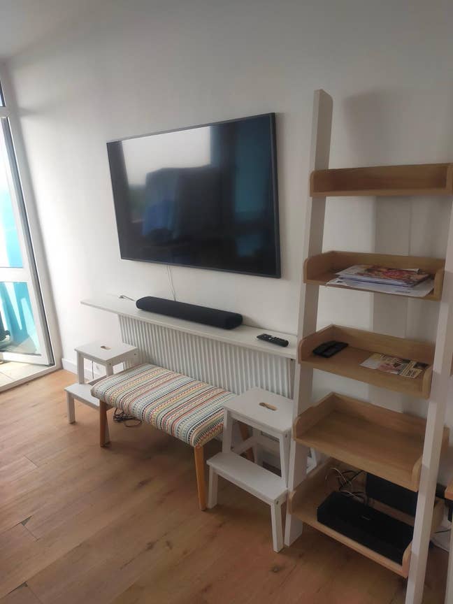 Clean spare room for rent  Main Photo