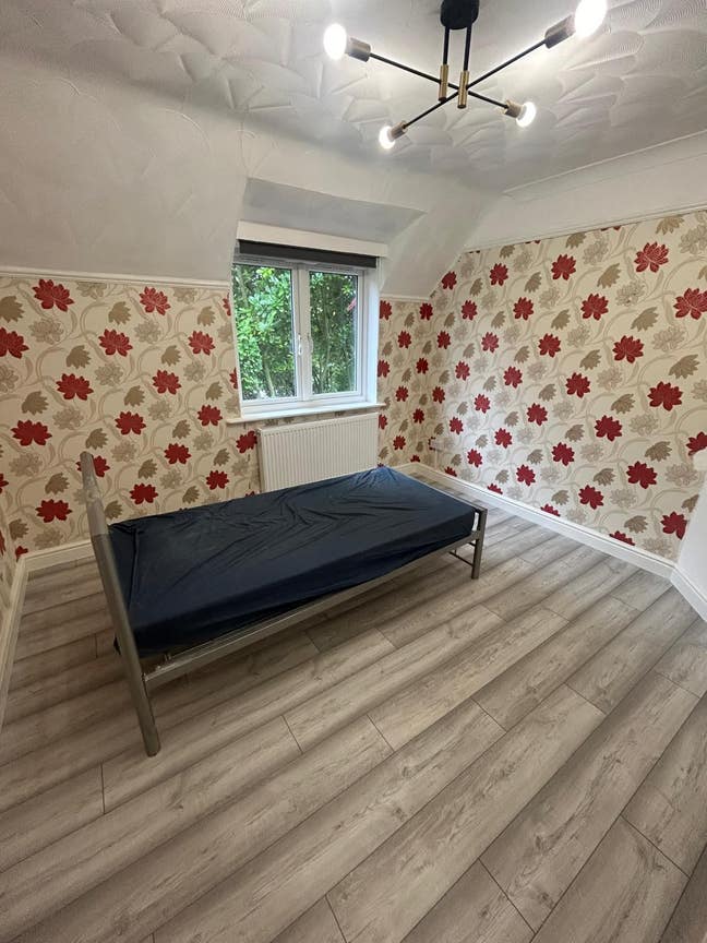 Double Room to let in CR5 3EG – £650 TO £700 Main Photo