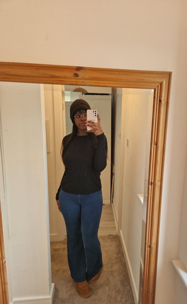 25 year old professional looking for a room 💫 Main Photo