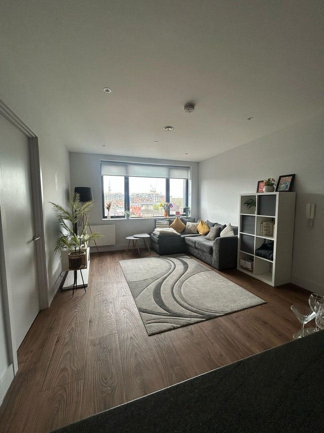 Flat by the marina in ancoats Main Photo