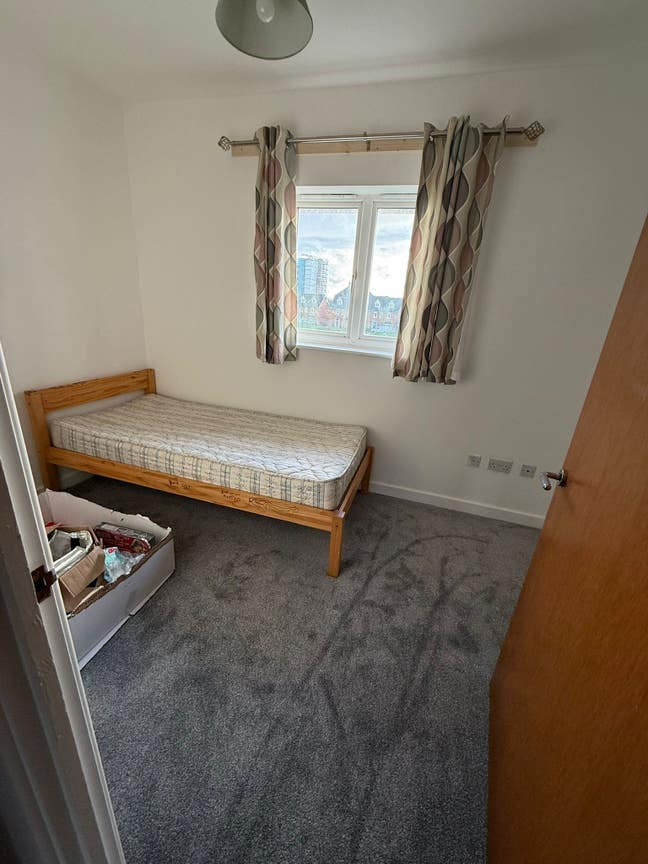 Furnished Double Room to Let - Ilford, IG2  Main Photo