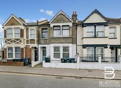 New  2 Bed Flat Manor Rd, South Norwood SE25 Main Photo