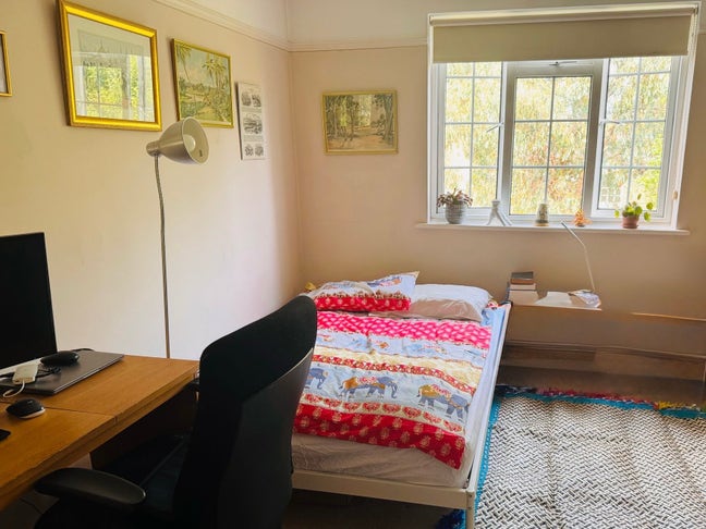 A room in Kew  Main Photo