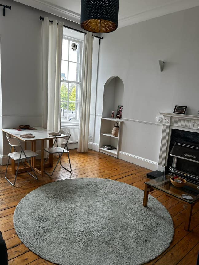 Large sunny room to rent near Bristo Square Main Photo