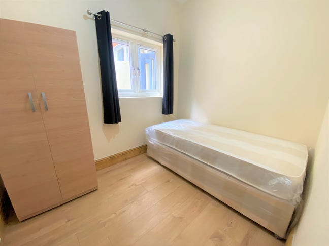 Single Room Available in Forest Gate/East Ham E7 Main Photo