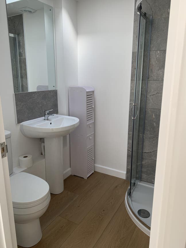  Modern Self- Contained unit  Main Photo