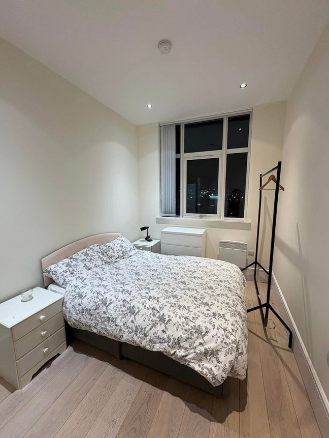 Light and Spacious Flat in Salford Quays Main Photo