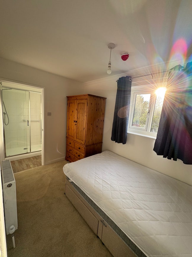 Lovely bright double en-suite room in Alverstoke  Main Photo