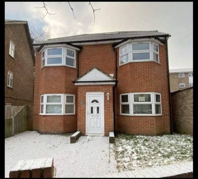 Two Double Rooms for Single Use Available Main Photo