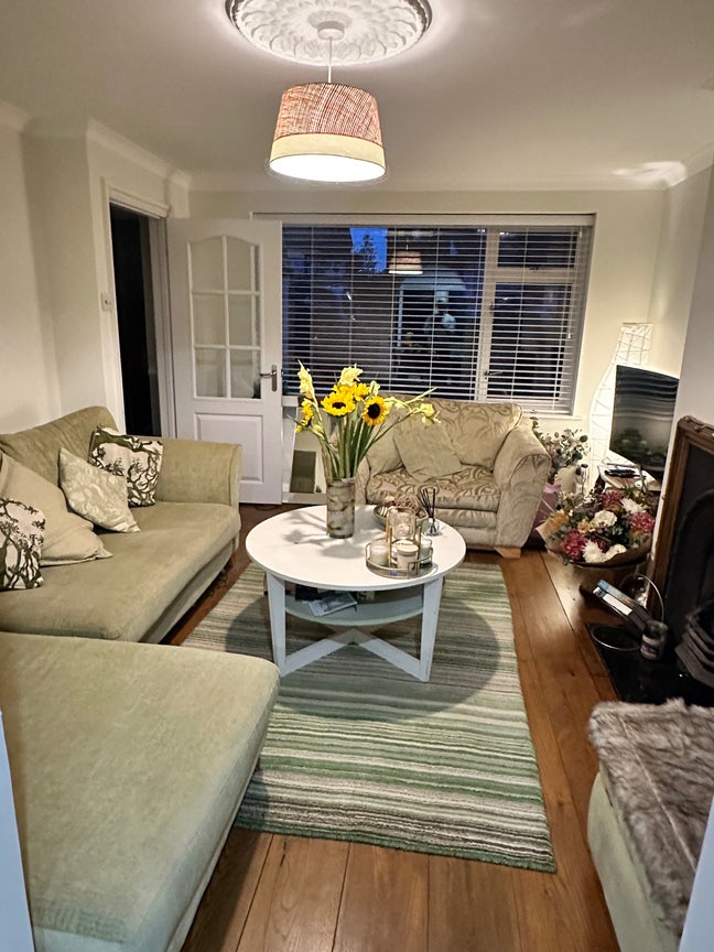 2 rooms available  Main Photo