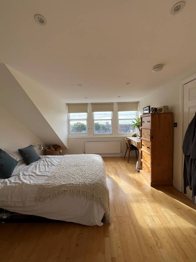 En-suite Room in Queen’s Park, NW6  Main Photo