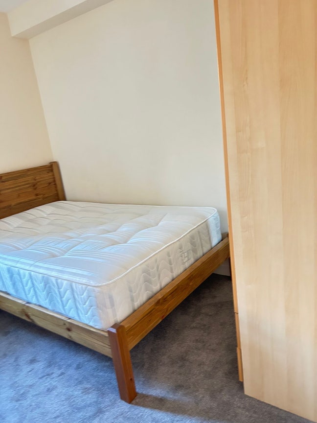 Student room in Cowley road  Main Photo
