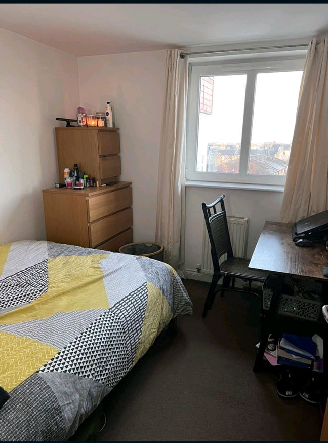 Double room in Leith flat Main Photo