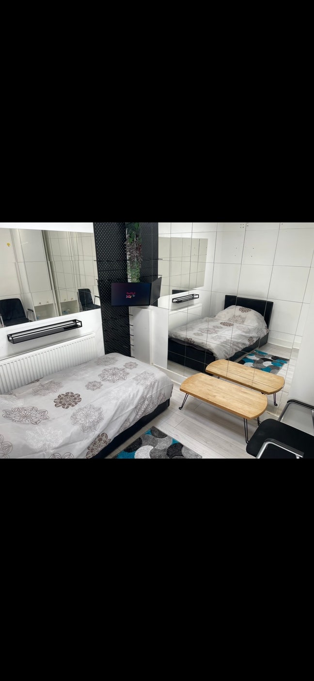 Single room - 5 min walk Dagenham East tube Main Photo