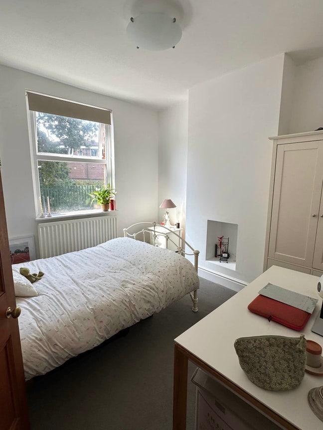 Double Room in Girls House-share Altrincham/Hale  Main Photo