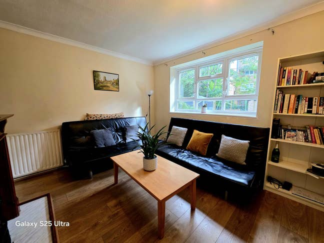 Spacious 4-Bed House in Wimbledon – Great Location Main Photo