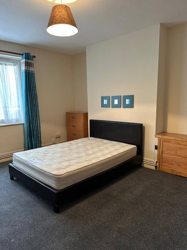 Spacious Double Room close to Tower Bridge Main Photo