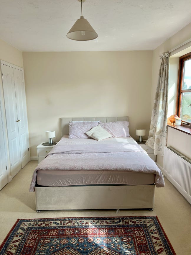 Spacious Double Room in Modern Detached House Main Photo