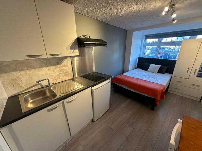 🌟 Lovely Medium Studio Flat in Dollis Hill Main Photo