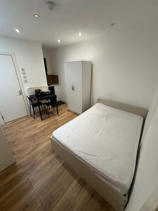 ✨ En-Suite to Let in New Cross Main Photo