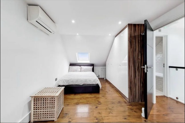  🏠 Spacious Double Room • IG1 2DY 🚆✨ Main Photo