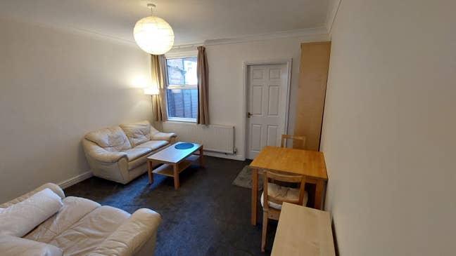 Double Rooms To Let NG7 2PJ 3 mins from QMC Main Photo
