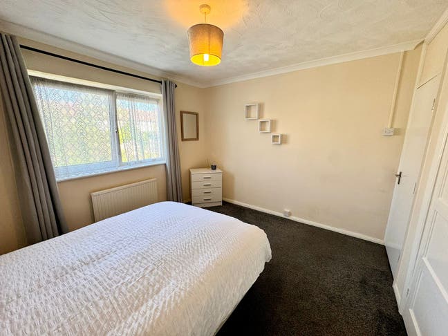 Large Double with Ensuite close to Grange Hill Und Main Photo