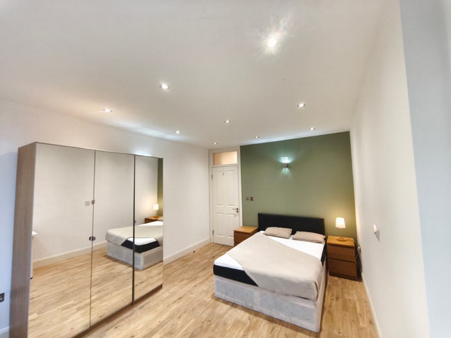 Whole Flat to share  from Hammersmith Station Main Photo