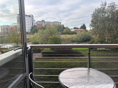 Double Bedroom near Leeds Dock 🏡 Main Photo