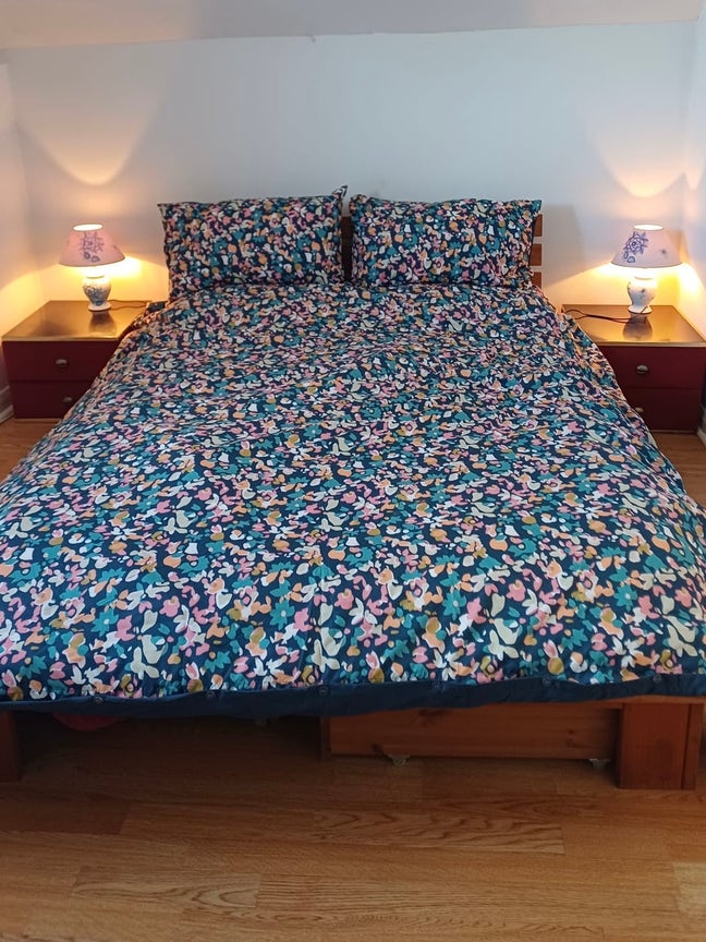 Large Room /Private Bathroom in Great Location Main Photo