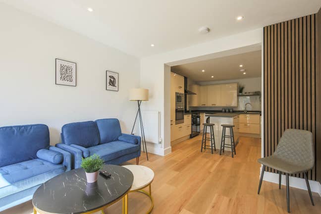 Brand New E/S Double Room with private garden! Main Photo