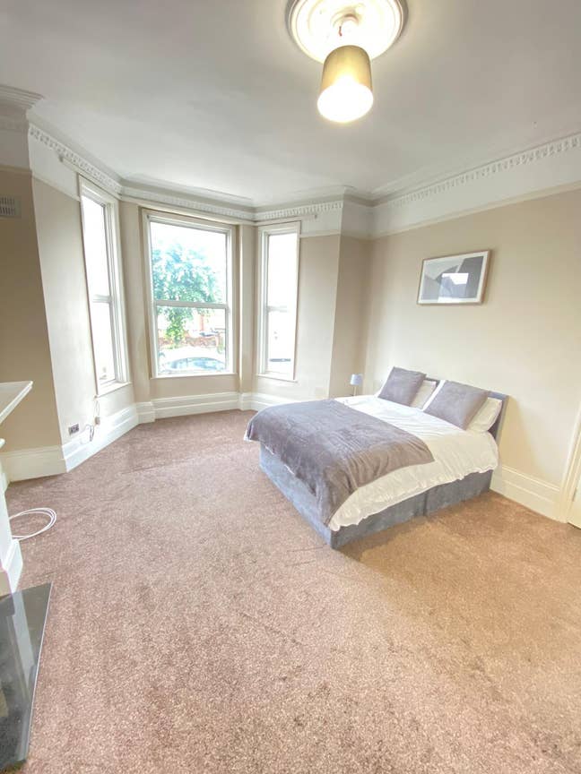 Spacious Rooms Lovely House With Garden Bills incl Main Photo