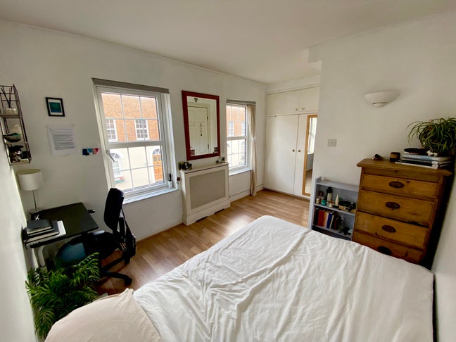 Spacious double room gated Chiswick house Main Photo