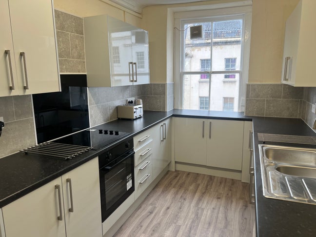 🏡 Rooms available on Park Street, Bills included! Main Photo