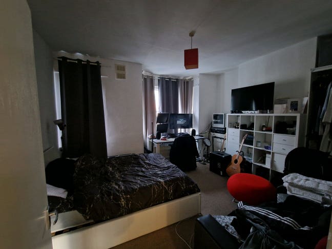 Double room in a two room friendly clean and quiet Main Photo