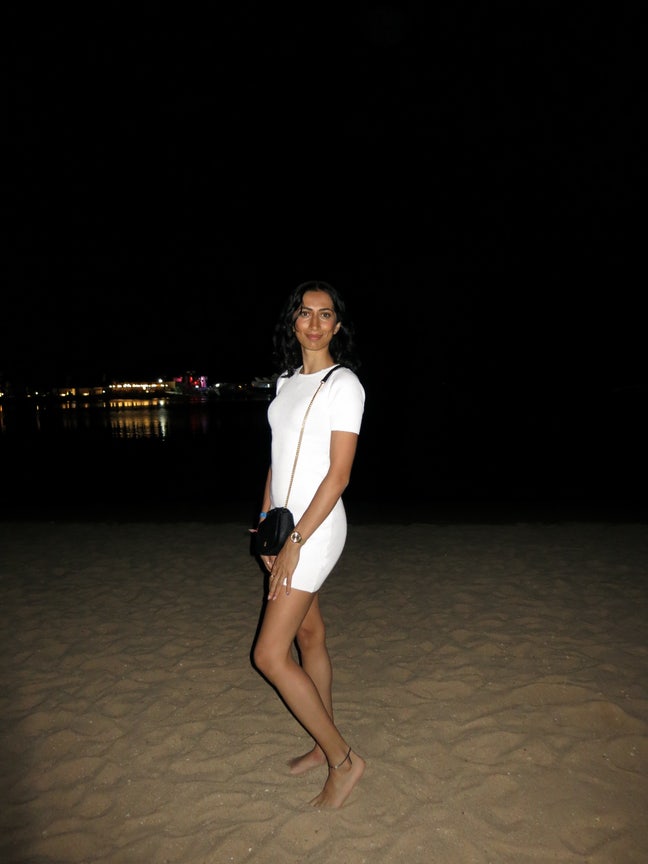 Professional young female Main Photo