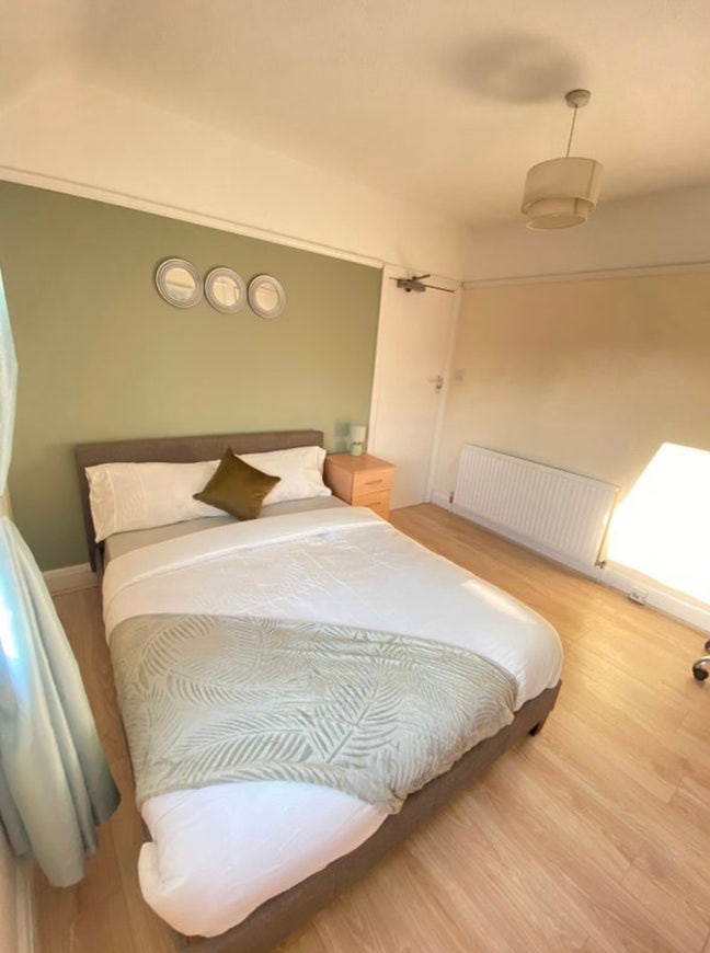 2 Rooms Left!!! Luxury Oxford Rooms-Ridgefeild Rd Main Photo