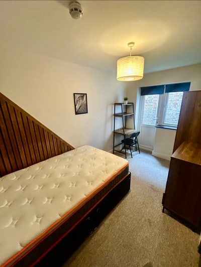 En Suite Room *Central Location* Main Photo