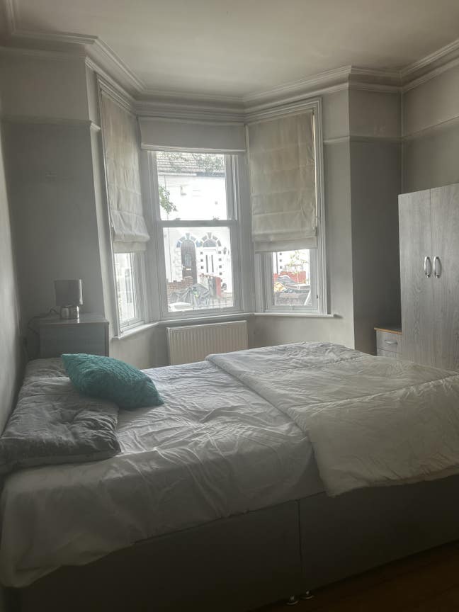 Ensuite room close to Gillingham train station Main Photo