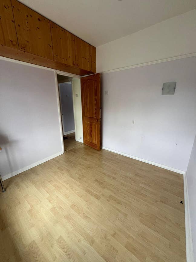 A double bedroom 700£ bills including  Main Photo