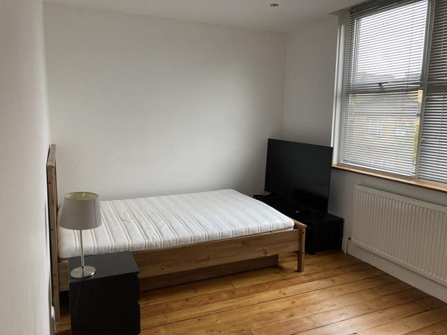 Lovely room in Georgian building Main Photo