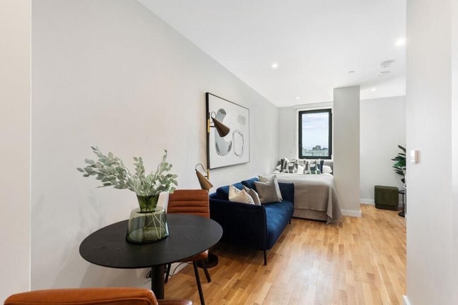 Studio Flat - Takeover Main Photo