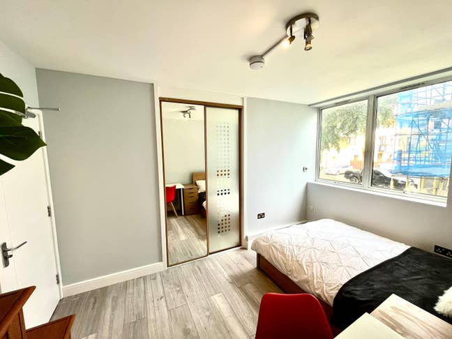 Big pretty room available in Cold harbour Main Photo
