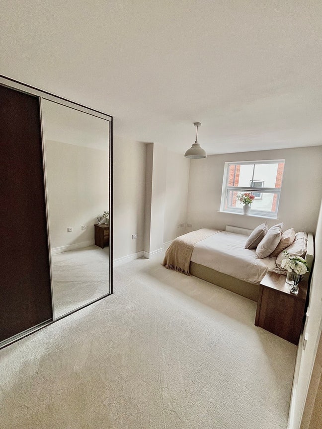 Spacious Double Room- Bexley village  Main Photo