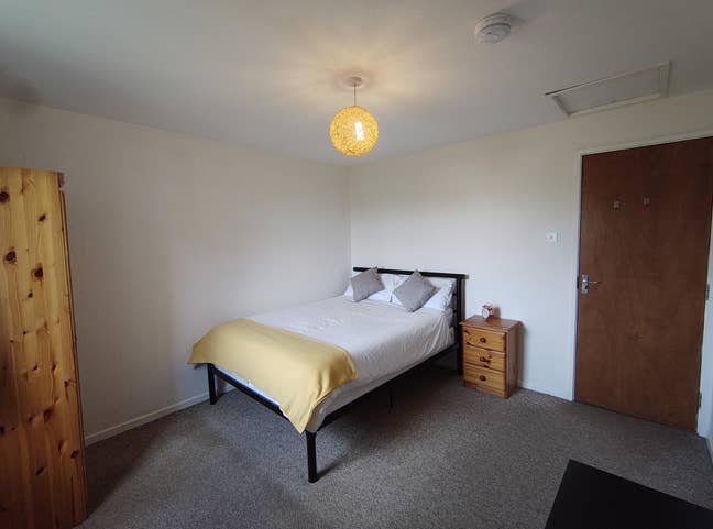 Two Double Rooms Close to Hospital and Thorpe Wood Main Photo