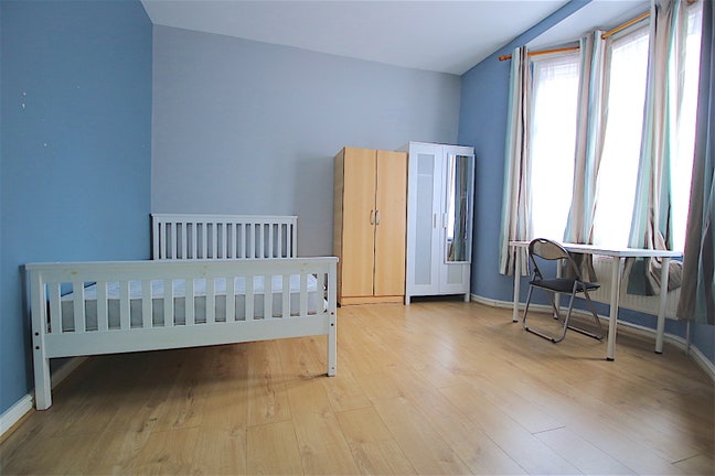 3 Rooms Left - Bills Included - Great Location!!!! Main Photo