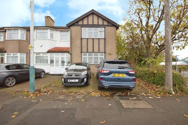 Bigsize Double Room in House for Veg Female/Couple Main Photo