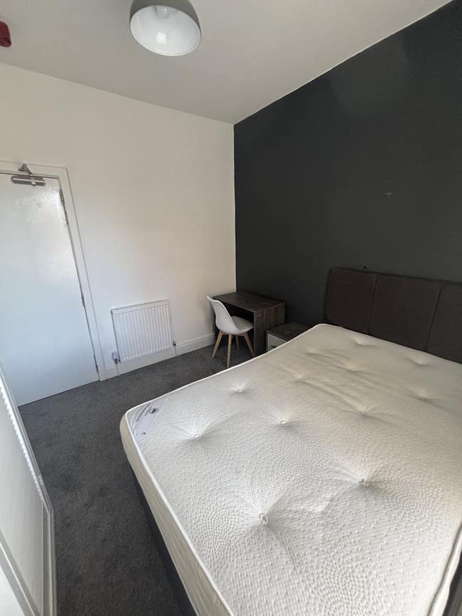£128 a week, bills included, newly refurbished  Main Photo