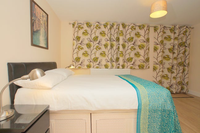 1 Spacious Double Room  Ensuite available  Main Photo