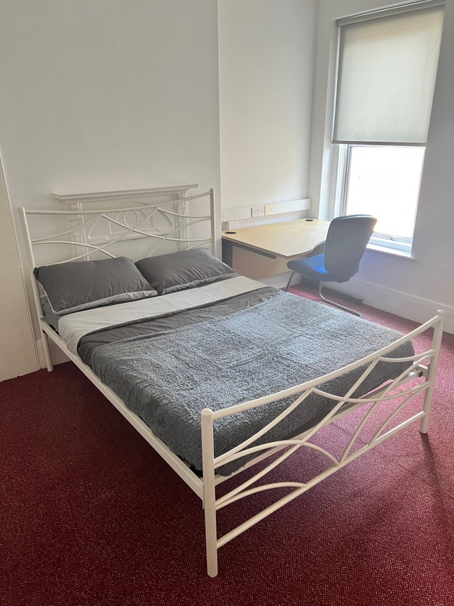 Room in a Shared Flat, Bromley Road, SE6 Main Photo